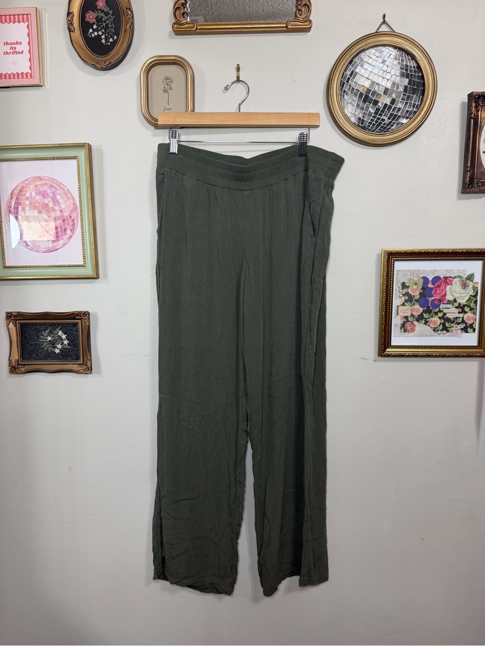 Relaxed Olive Wide-Leg Women's Pants
